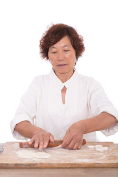 中国妇女在包饺子
