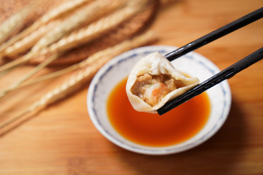 鲜肉虾仁水饺特写