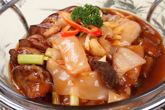 煎釀雙寶炆魚唇