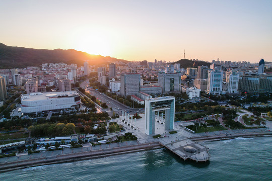 夕阳下的幸福门