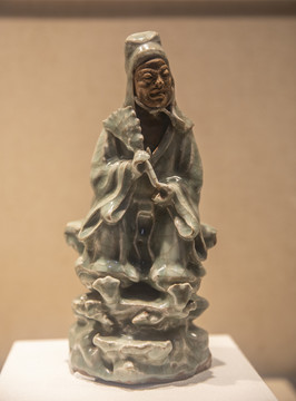 明龙泉窑青瓷人物塑像