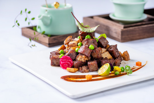黑椒雪花牛肉粒
