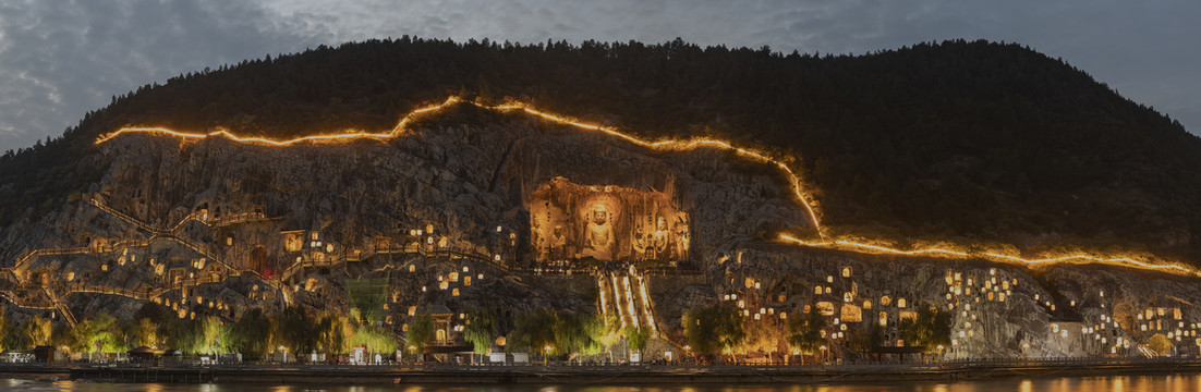 龙门石窟夜景全景