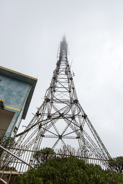 卫星电视信号发射塔