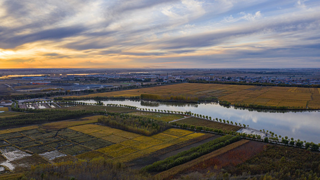 梅里斯湖秋景