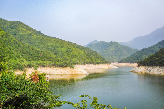 中国江西上饶横峰黄源水库风光