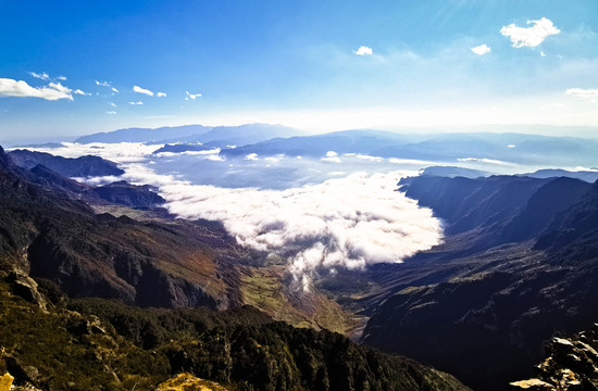 雷波大龙头山云海牛背山云海佛光