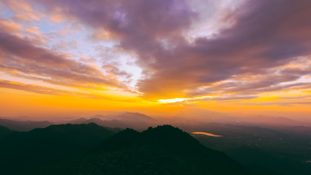 山顶景色