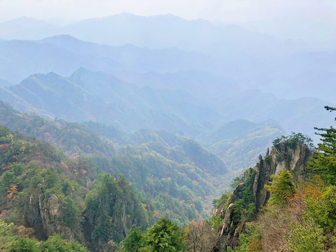 重峦叠嶂