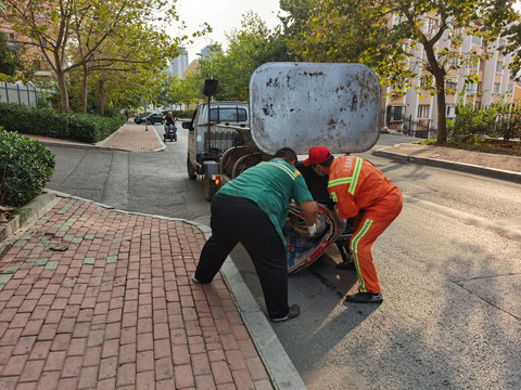 小区垃圾清理