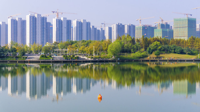 尖山湖湖畔建筑