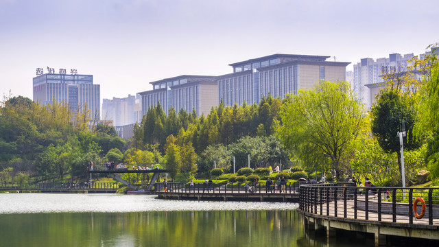 尖山湖公园栈道