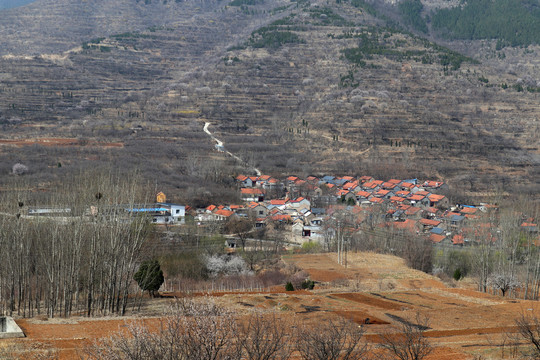 小山村