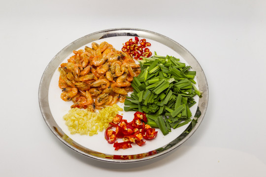 韭菜河虾烹饪食材