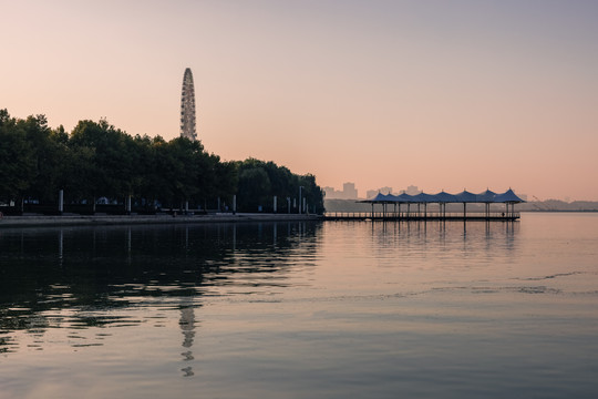 金鸡湖晨曦