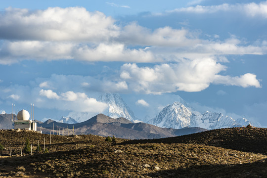 贡嘎雪山