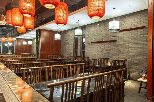 带灯笼的中式餐厅环境