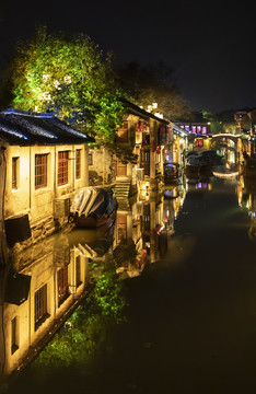 周庄古镇水乡建筑夜景