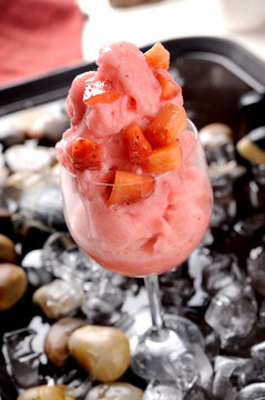 草莓优格冰沙