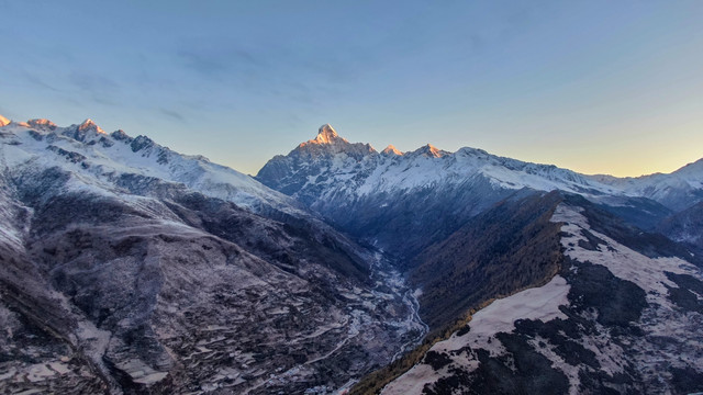 川西四姑娘山景区雪山