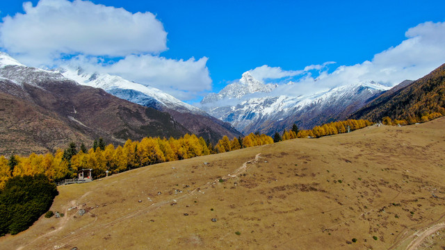 川西四姑娘山景区雪山