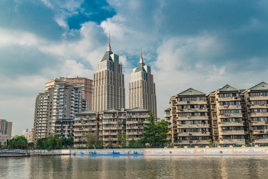 苏州河沿岸城市建筑