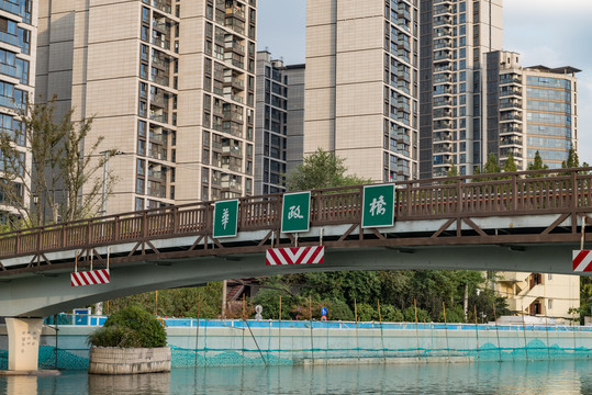 苏州河沿岸城市风光