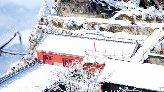 十堰武当山雪景