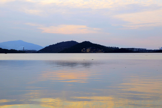 宁波慈溪龙山窖湖风光