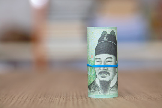 一卷韩元纸币特写