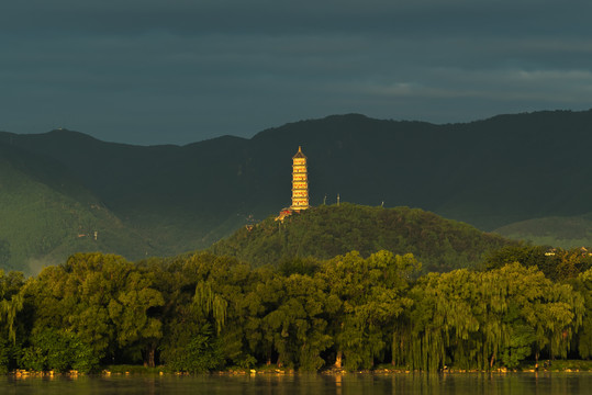 玉泉山