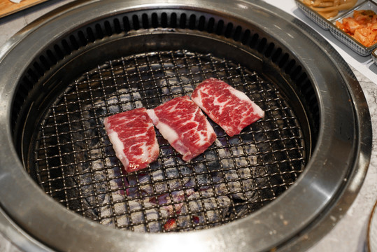 日式烧肉韩国烤肉和牛肉