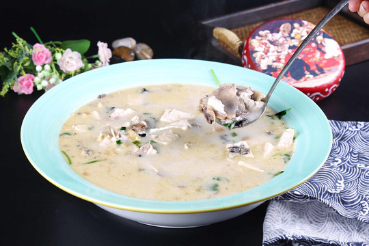 魚頭豆腐湯