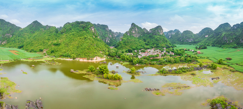 广西崇左喀斯特地貌山水田园