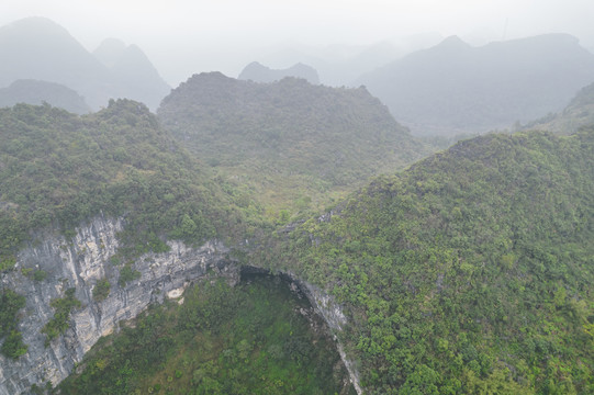 英西峰林