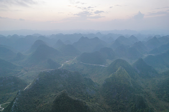 英西峰林