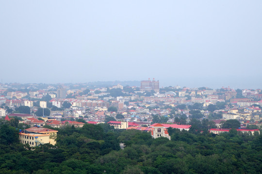 北戴河联峰山鸟瞰市区