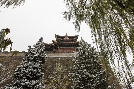 北京故宫角楼及城墙雪景