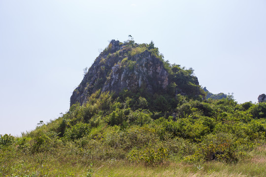 桂平市罗丛岩奇石风光