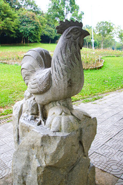 十二生肖雕像鸡