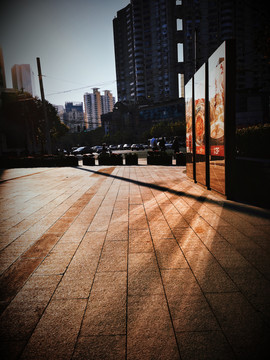 城市街头光影