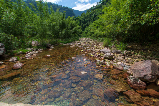 桂平龙潭国家森林公园山涧河流