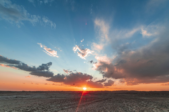 戈壁滩日落夕阳