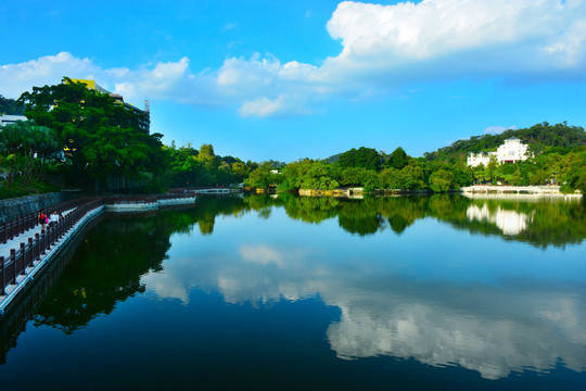 圭峰山玉湖