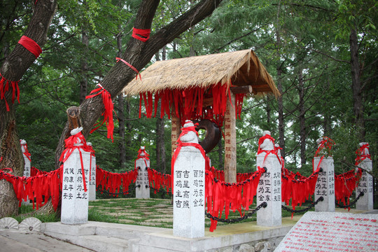 琵岩山风景区许愿亭