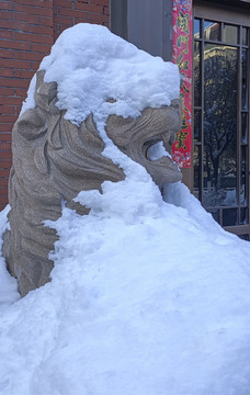 雪后的雄狮