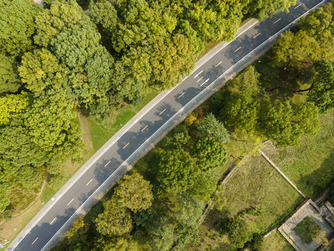 航拍森林盘山公路