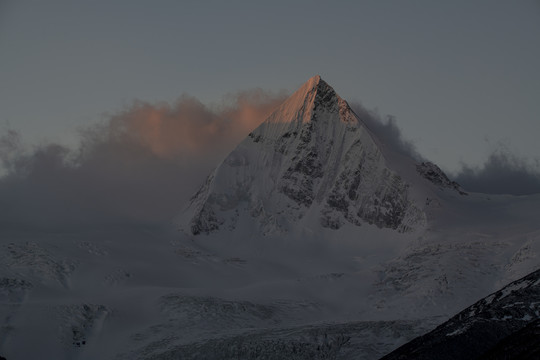 萨普神山