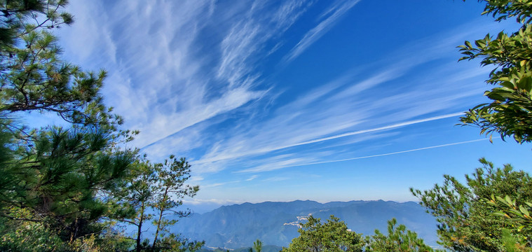 碧空远山