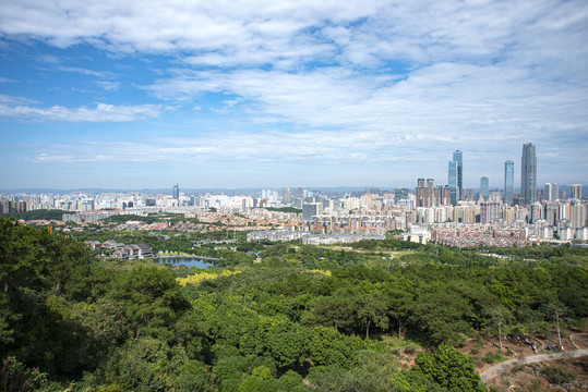 南宁青秀山城市风光